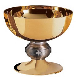 Copn-patena en latn dorado con nudo decorad...