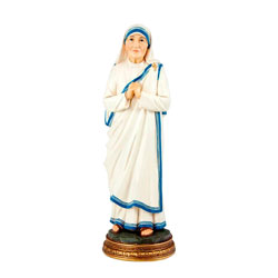 Imagen de Santa Teresa de Calcuta de pie en r...