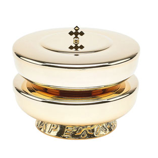 Copn doble en latn dorado con base decorada