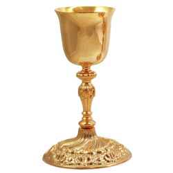 Cliz dorado con base y fuste ornamentados
