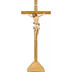 Cristo pisa en pedestal en talla de madera de...