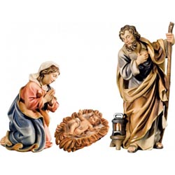 Nacimiento con Nio Jess en cuna tallada - T...