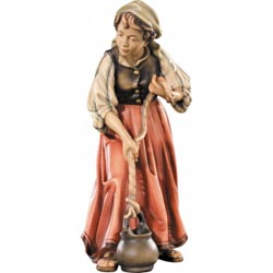Pastora en el pozo en talla de madera de val Ga...