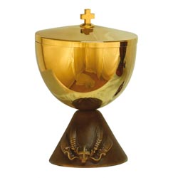 Copn en metal dorado con base de madera tall...
