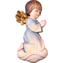 Angel pitti rezando