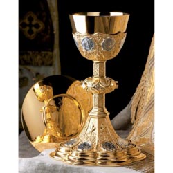 Cliz gtico con estaciones del Via Crucis