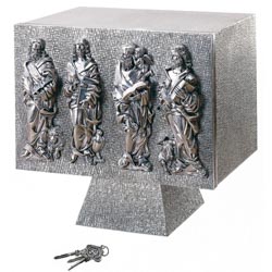 Sagrario moderno con altorrelieve de los Cuat...